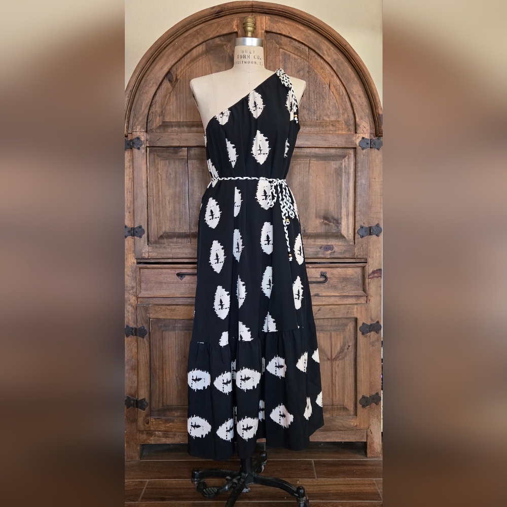 Chic One-Shoulder Black and White Maxi Dress